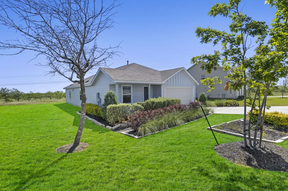 13216 Eastland Drive Mustang Ridge, TX 78610