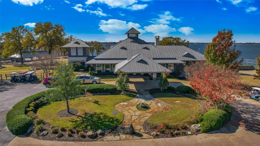 221 Colonial Drive Mabank, TX 75156