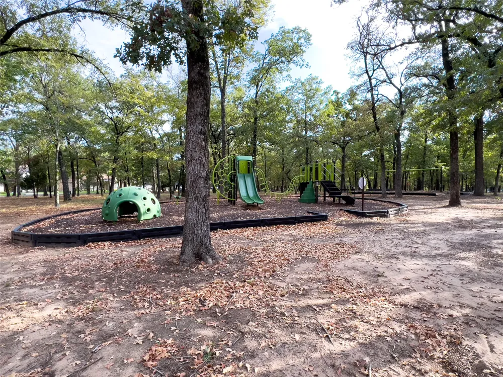 221 Colonial Drive Mabank, TX 75156