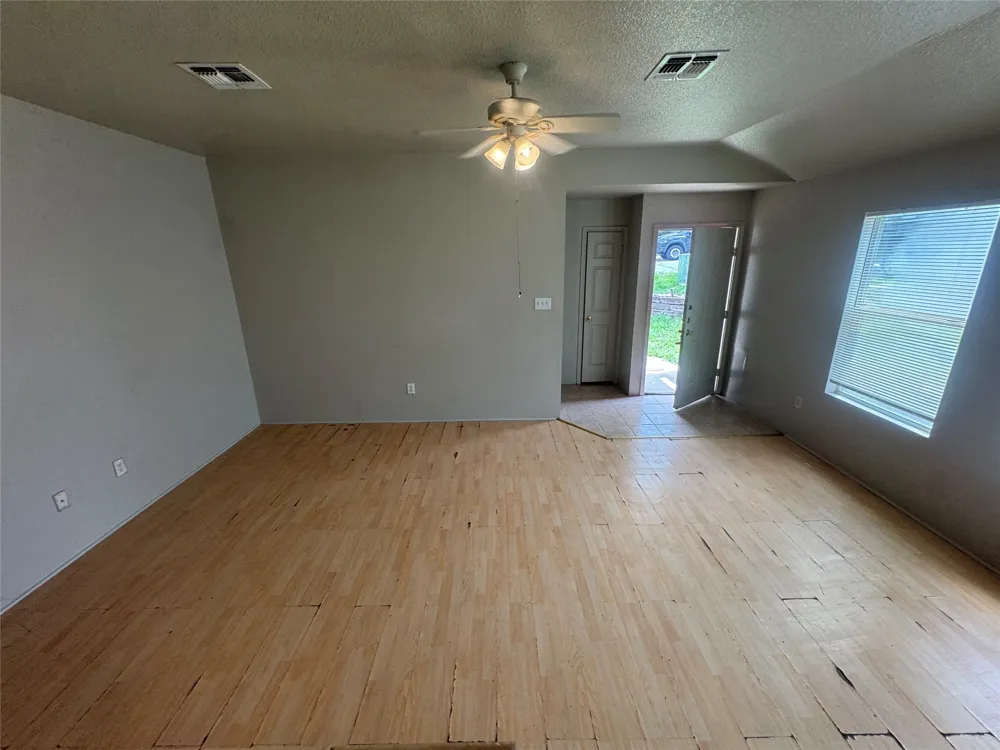 4411 TERRA SUMMIT RD ROAD San Antonio, TX 78233