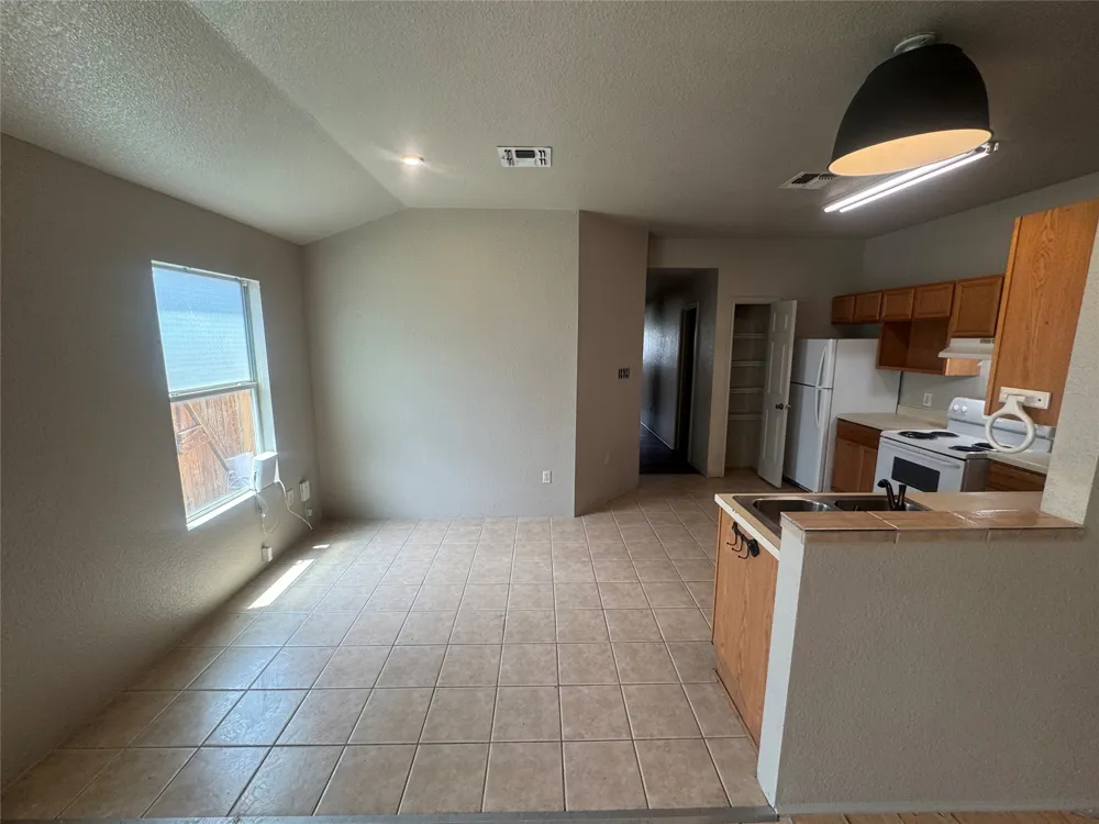 4411 TERRA SUMMIT RD ROAD San Antonio, TX 78233
