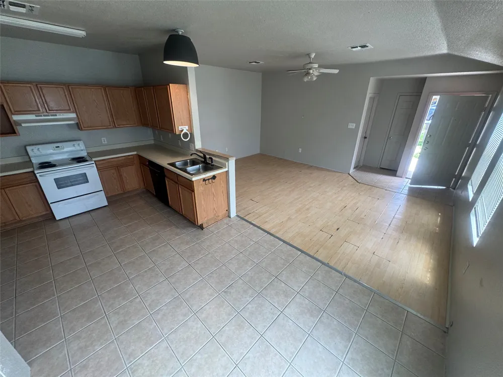4411 TERRA SUMMIT RD ROAD San Antonio, TX 78233