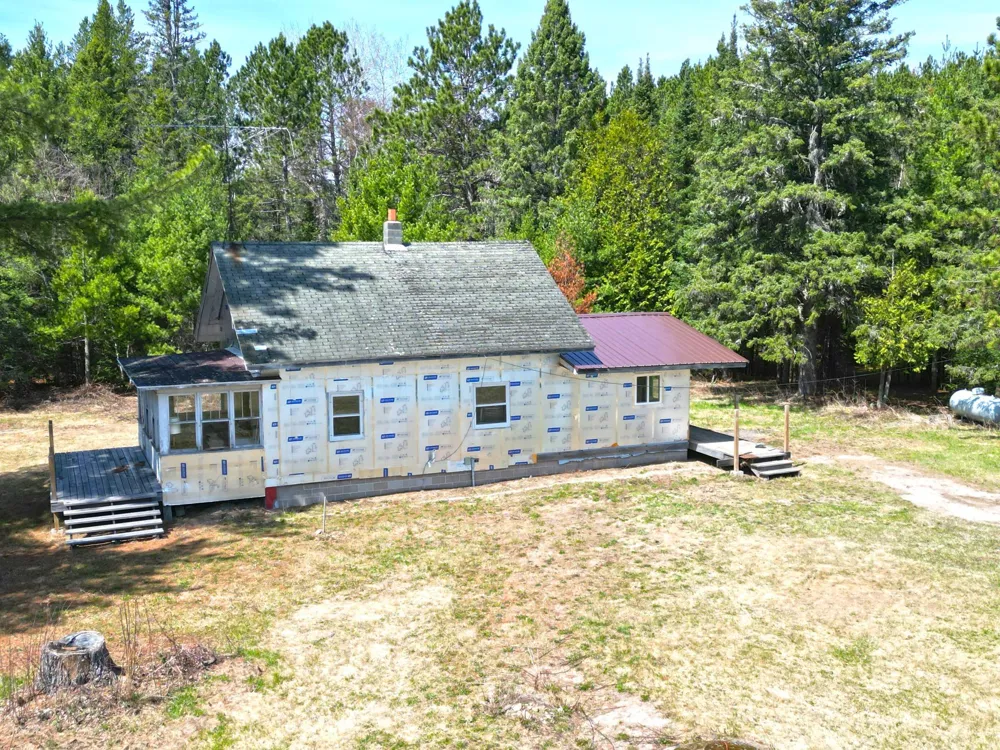 5535 Wahlsten Road Embarrass, MN 55790