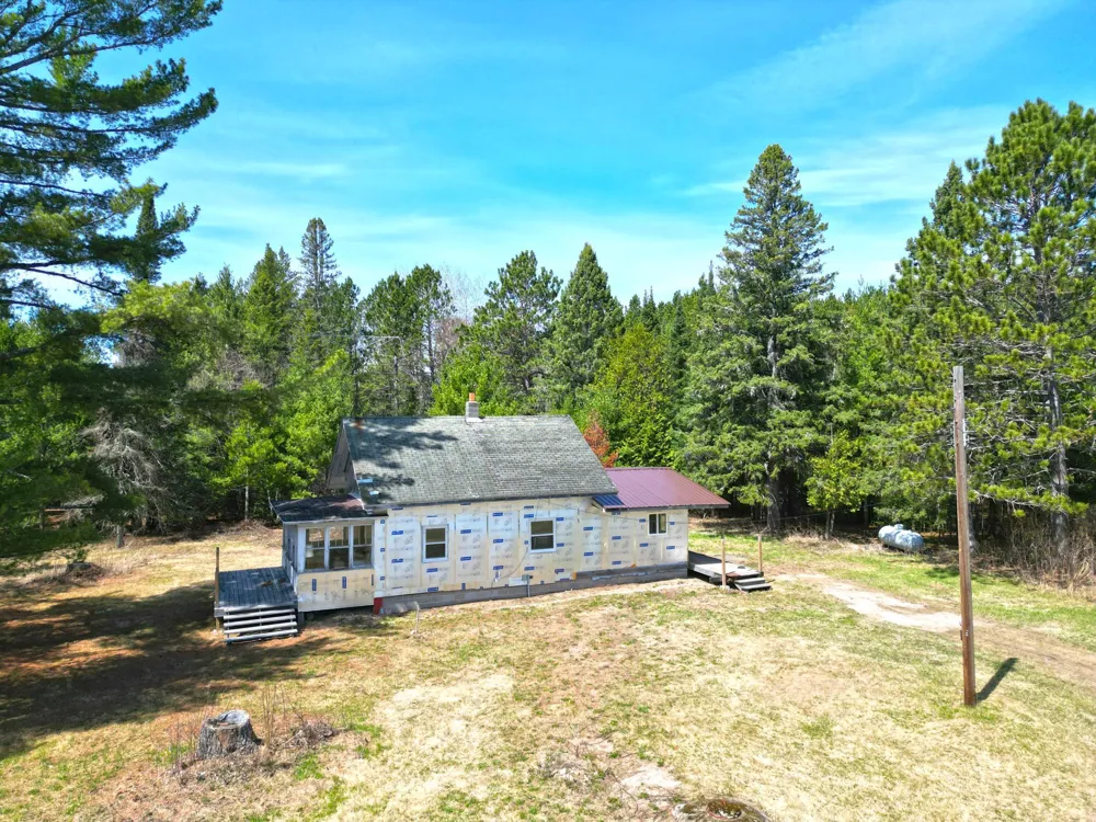 5535 Wahlsten Road Embarrass, MN 55790