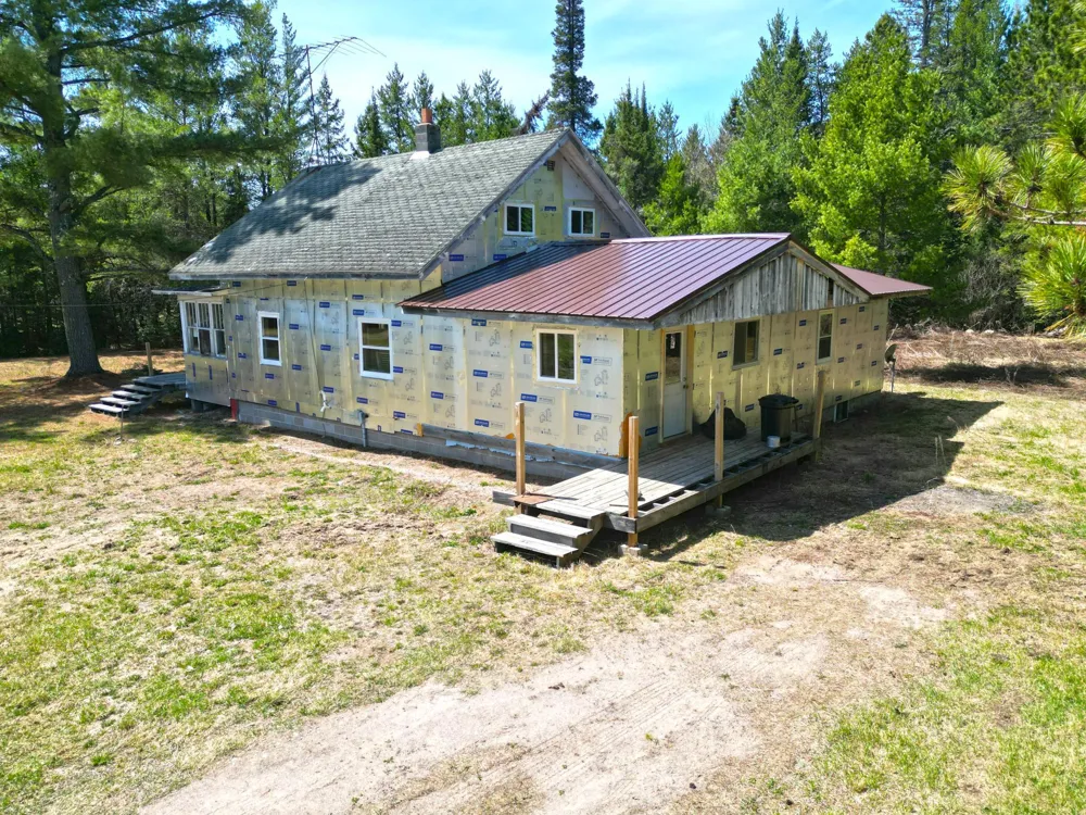 5535 Wahlsten Road Embarrass, MN 55790