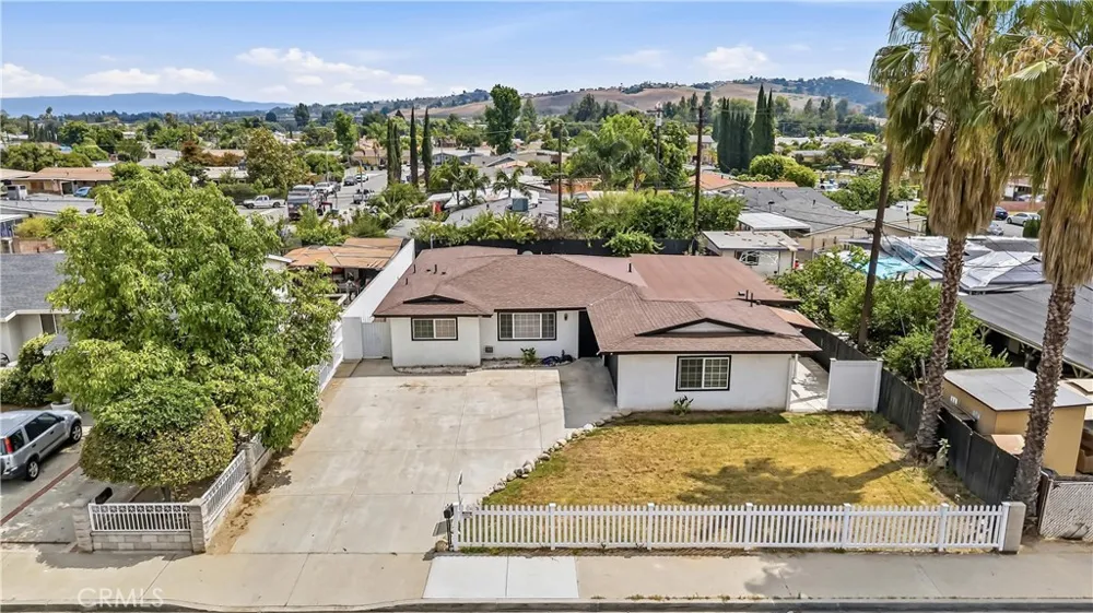 726 W Franklin Pomona, CA 91766
