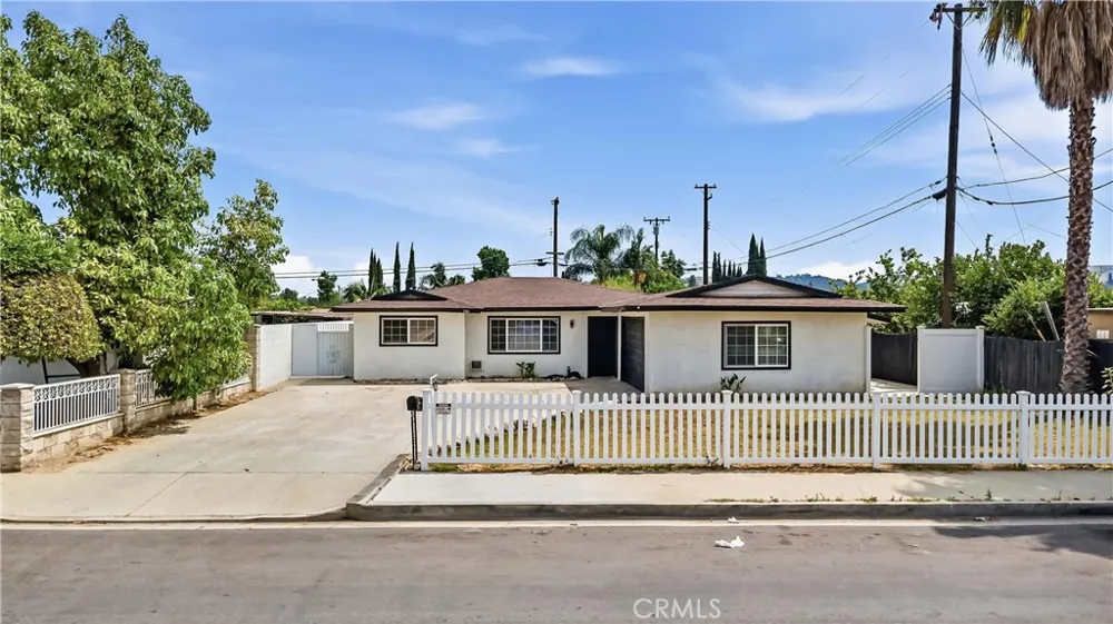 726 W Franklin Pomona, CA 91766