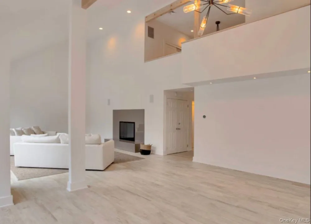 263 Ferry Road Sag Harbor, NY 11963
