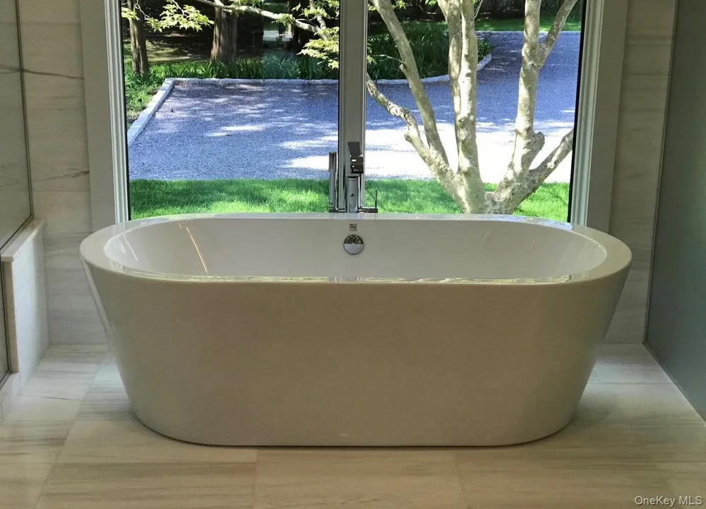 263 Ferry Road Sag Harbor, NY 11963