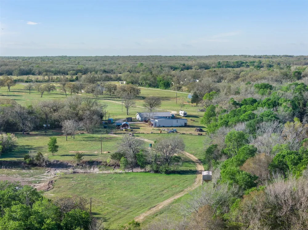 2313 E Us Highway 79 Rockdale, TX 76567
