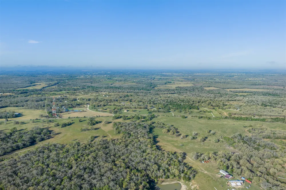 2313 E Us Highway 79 Rockdale, TX 76567