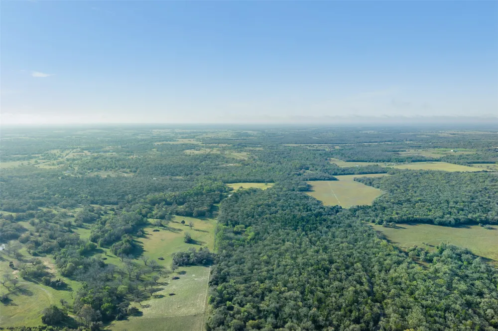 2313 E Us Highway 79 Rockdale, TX 76567