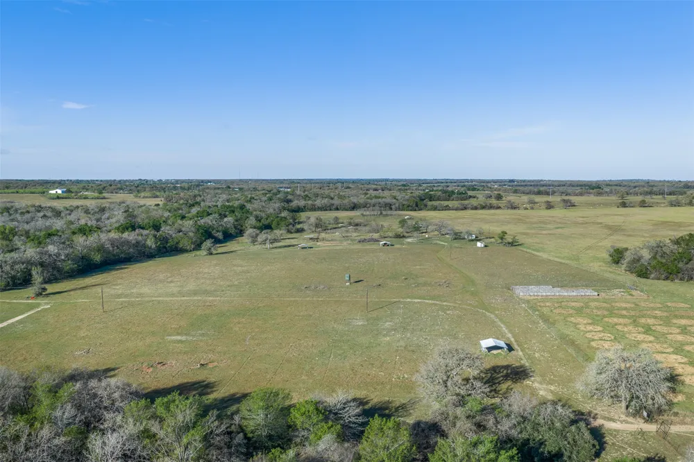 2313 E Us Highway 79 Rockdale, TX 76567