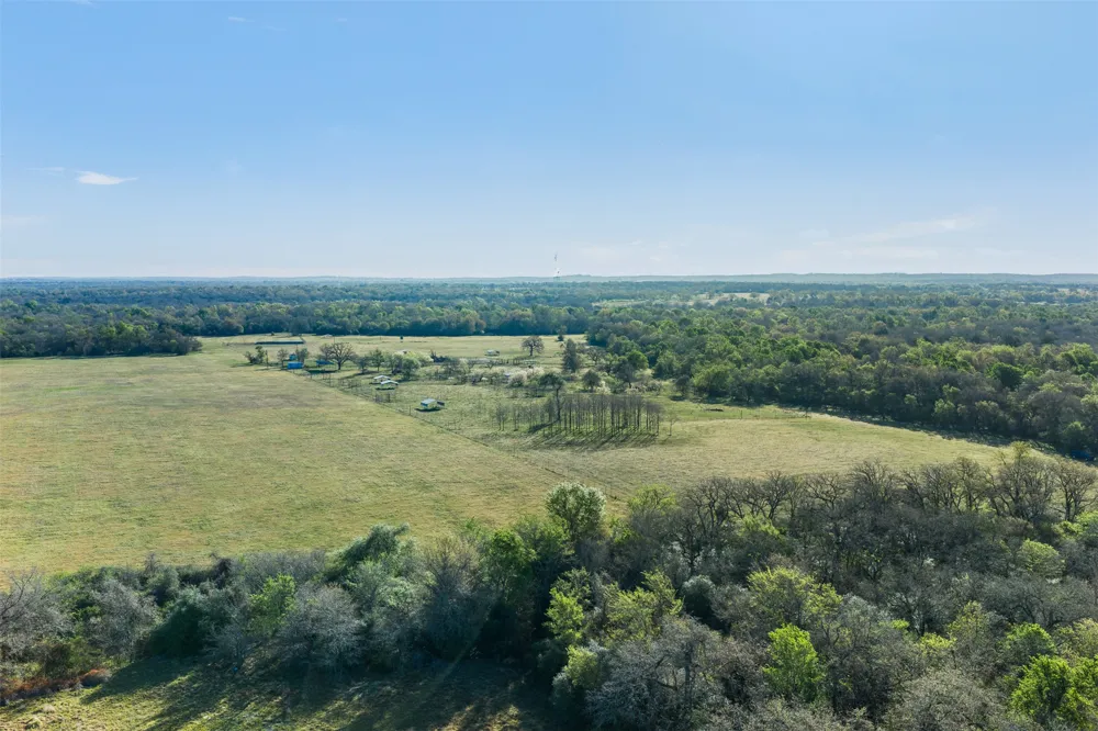 2313 E Us Highway 79 Rockdale, TX 76567