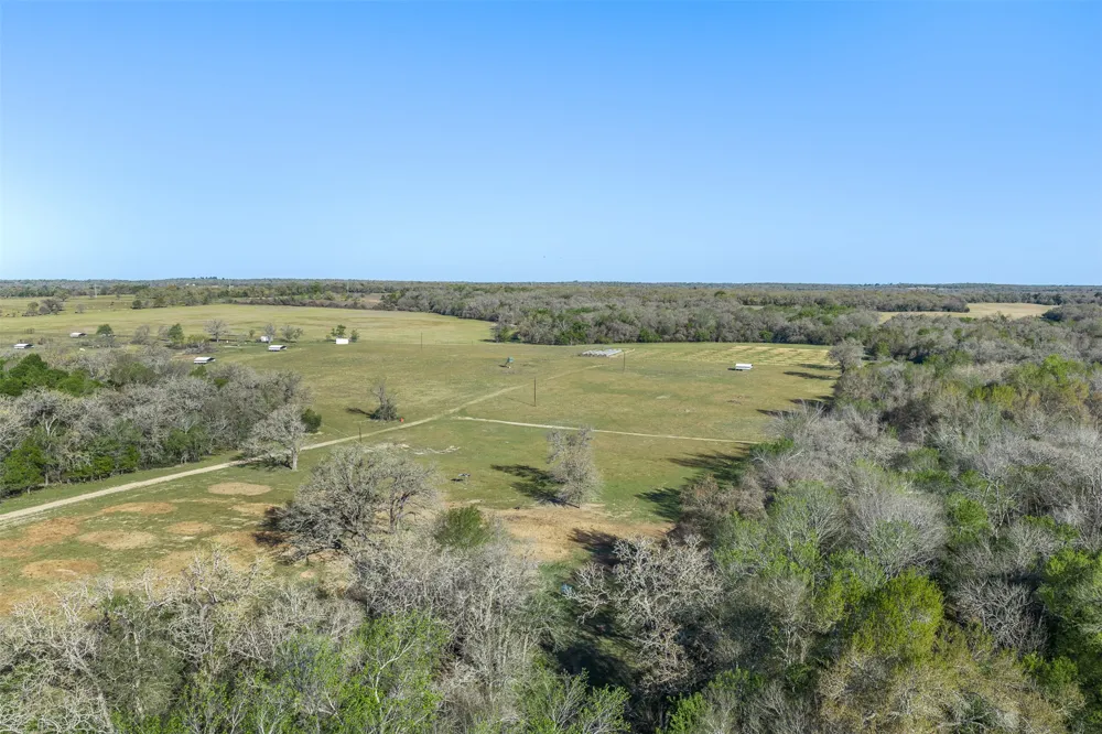 2313 E Us Highway 79 Rockdale, TX 76567