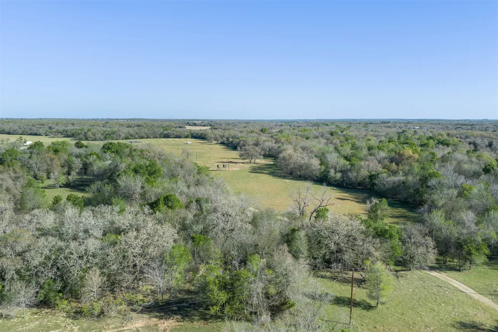 2313 E Us Highway 79 Rockdale, TX 76567