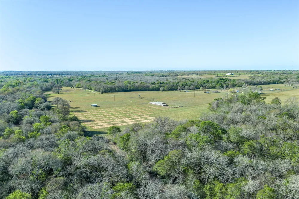 2313 E Us Highway 79 Rockdale, TX 76567