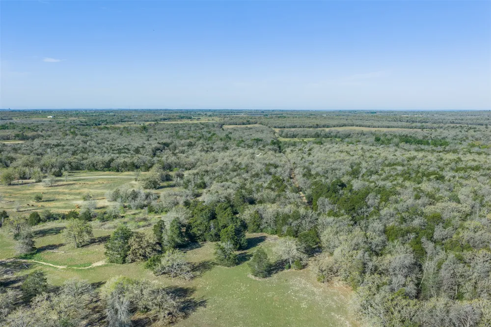 2313 E Us Highway 79 Rockdale, TX 76567