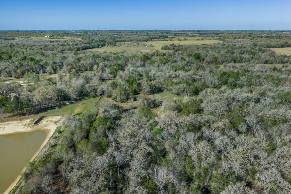 2313 E Us Highway 79 Rockdale, TX 76567