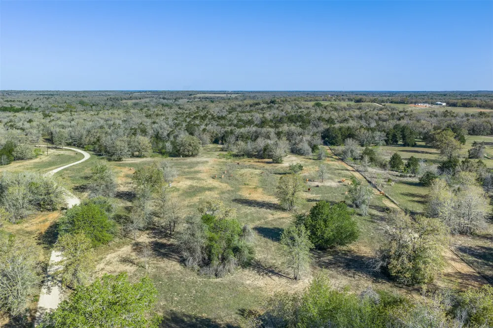 2313 E Us Highway 79 Rockdale, TX 76567
