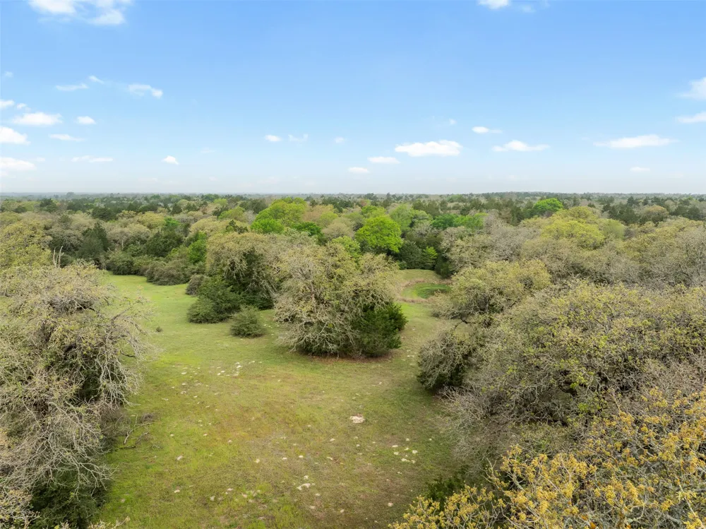 2313 E Us Highway 79 Rockdale, TX 76567