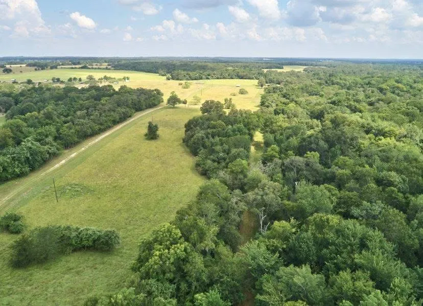 2313 E Us Highway 79 Rockdale, TX 76567