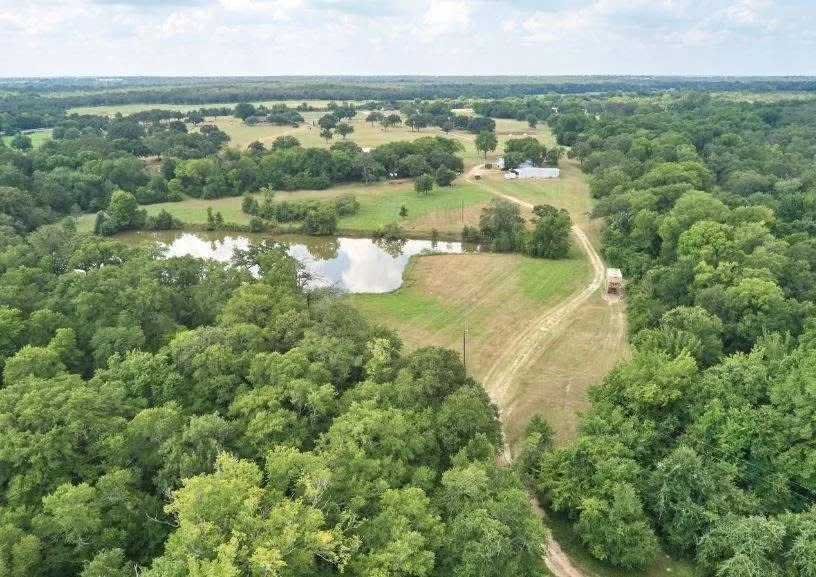2313 E Us Highway 79 Rockdale, TX 76567