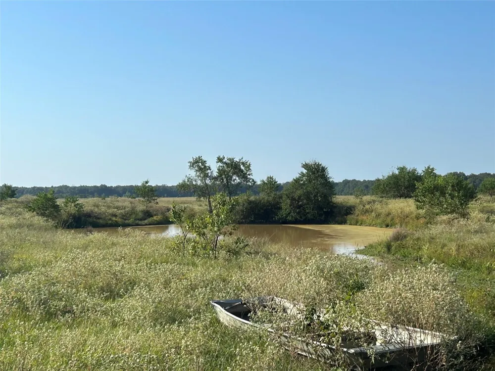 63 Minnie West Rd Drive Hull, TX 77564