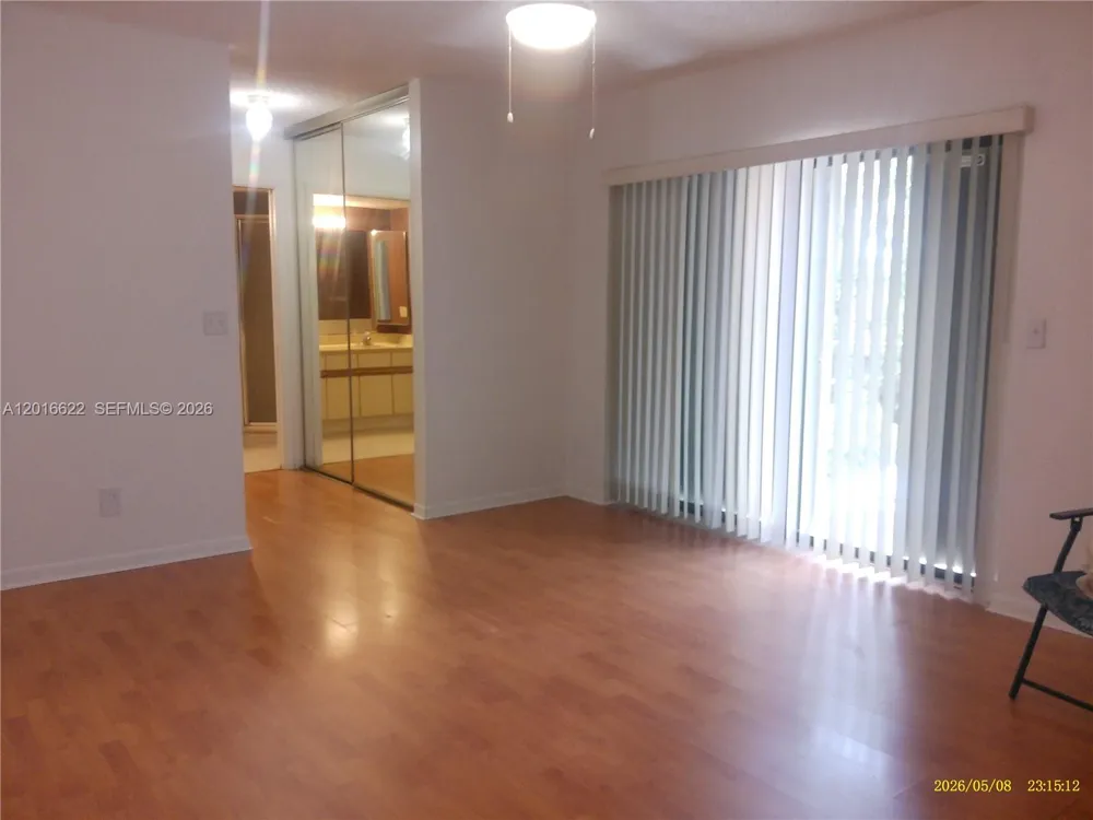8172 S Coral Circle North Lauderdale, FL 33068