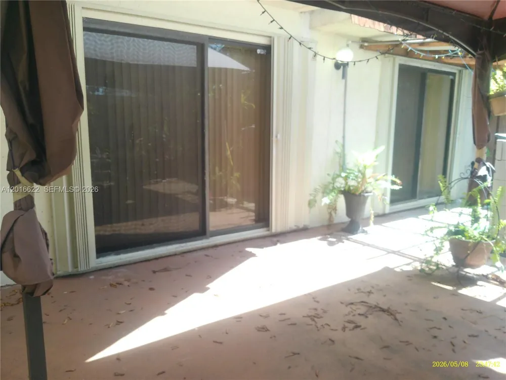 8172 S Coral Circle North Lauderdale, FL 33068