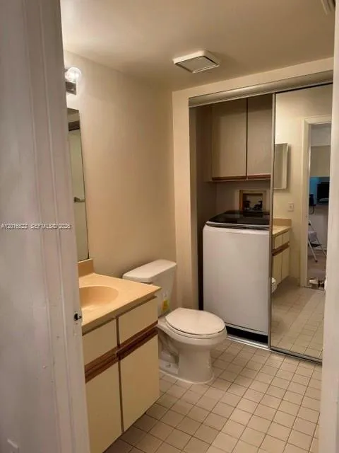 8172 S Coral Circle North Lauderdale, FL 33068