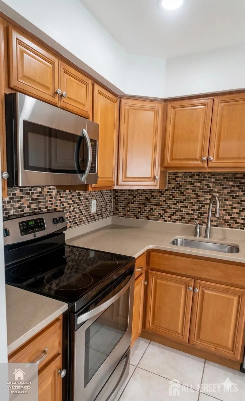 48 Ellen Heath Dr Drive Matawan, NJ 07747