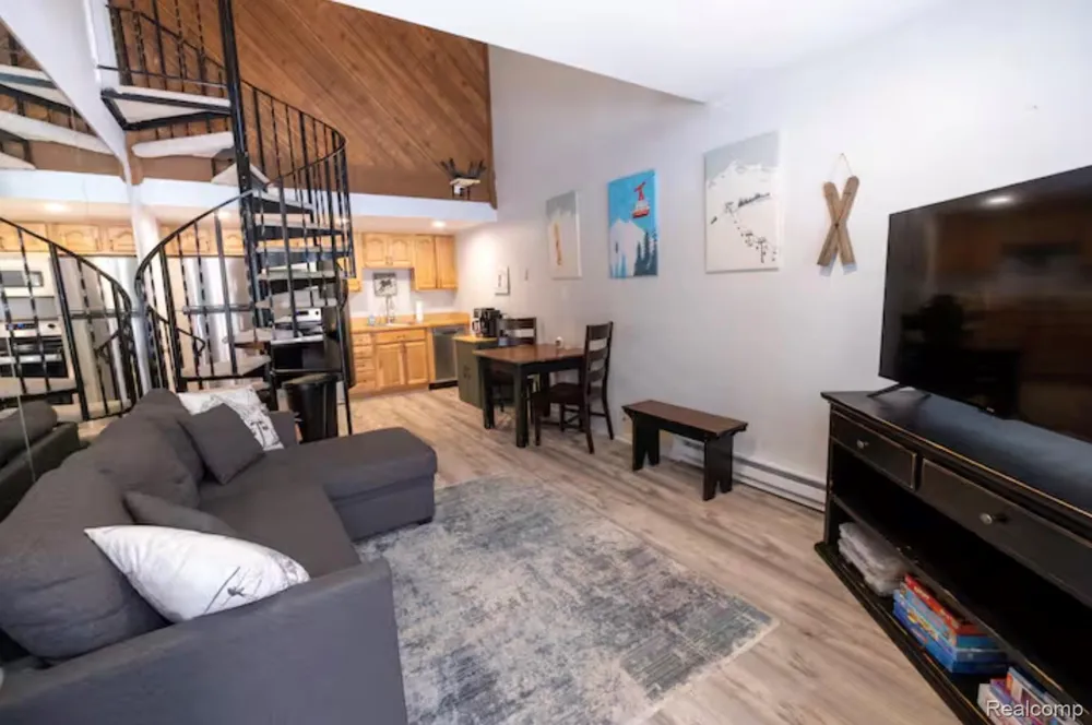 6519 Schuss Mountain Lane Custer Township, MI 49659