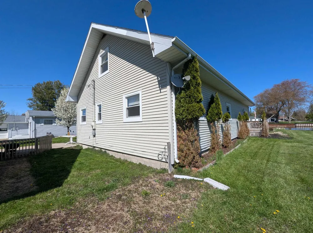 819 Augres River Drive Au Gres Township, MI 48703