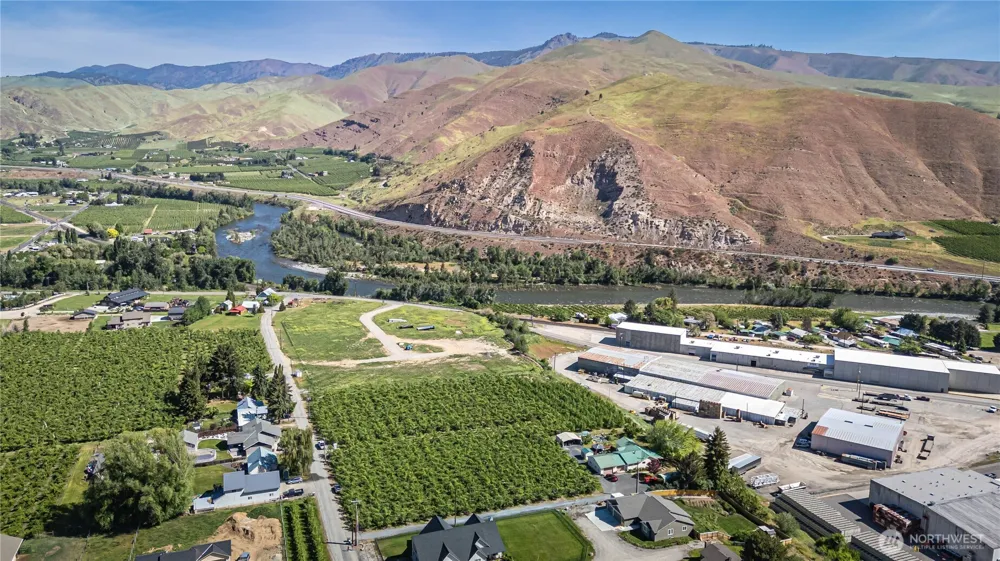 3925 Strutzel Road Monitor, WA 98836