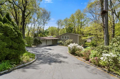 6 Split Oak Drive