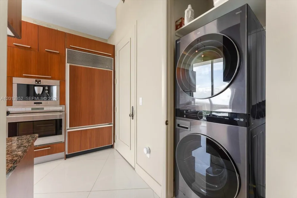 15811 Collins Ave #3605 Sunny Isles Beach, FL 33160