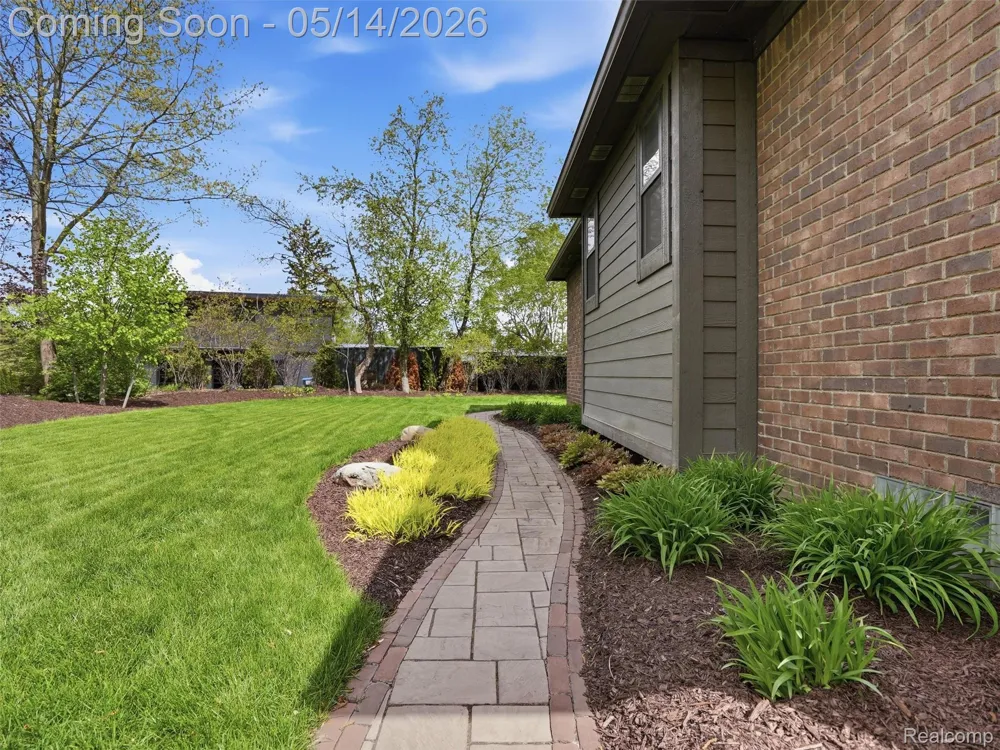 3513 Pointe Shore Drive Brighton Township, MI 48114