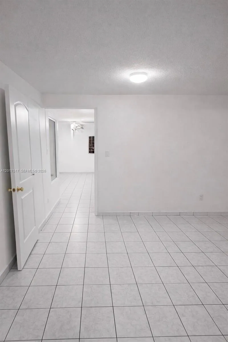 538 E 13th St Hialeah, FL 33010
