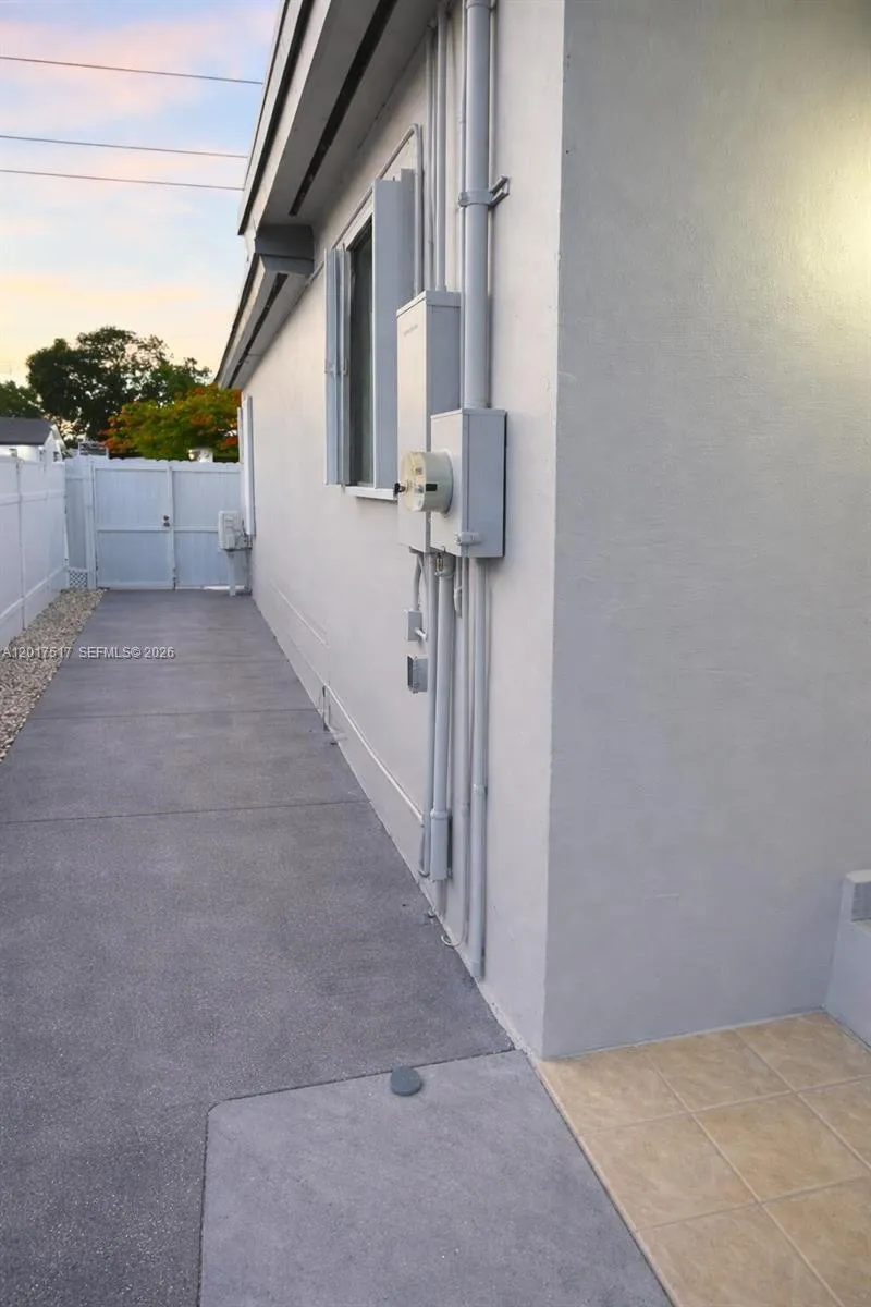 538 E 13th St Hialeah, FL 33010