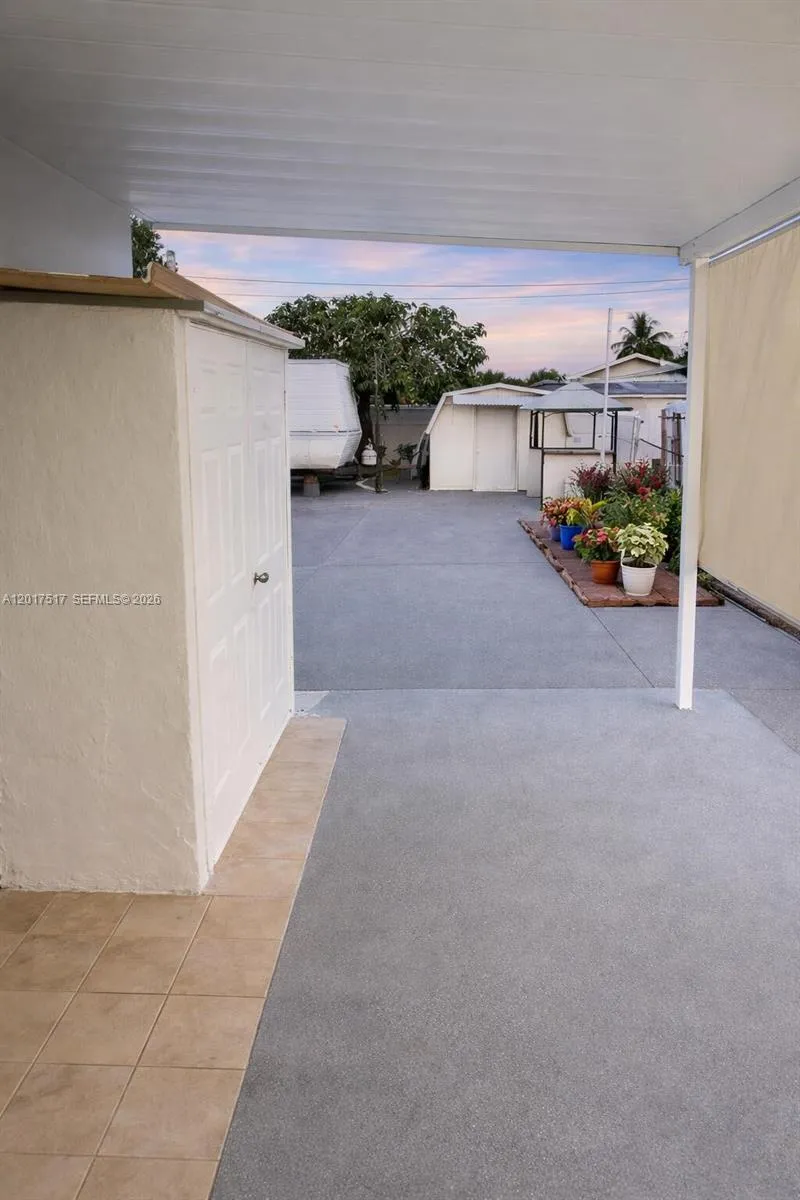 538 E 13th St Hialeah, FL 33010