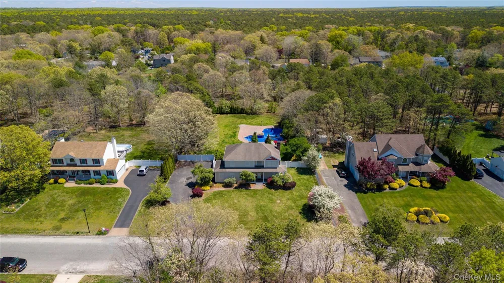 477 Harrison Avenue Miller Place, NY 11764