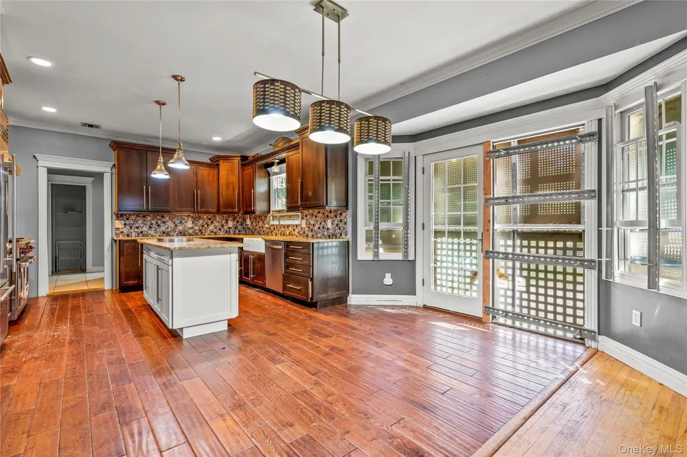 477 Harrison Avenue Miller Place, NY 11764