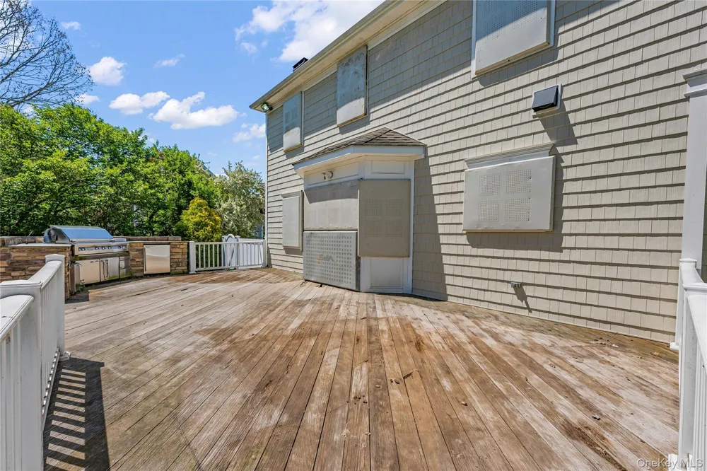 477 Harrison Avenue Miller Place, NY 11764