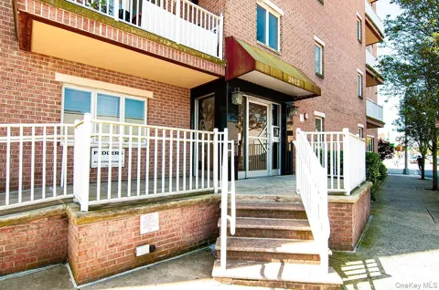 2012 Jerome Avenue #1A