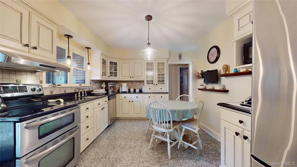 3401 Homestead Avenue Wantagh, NY 11793