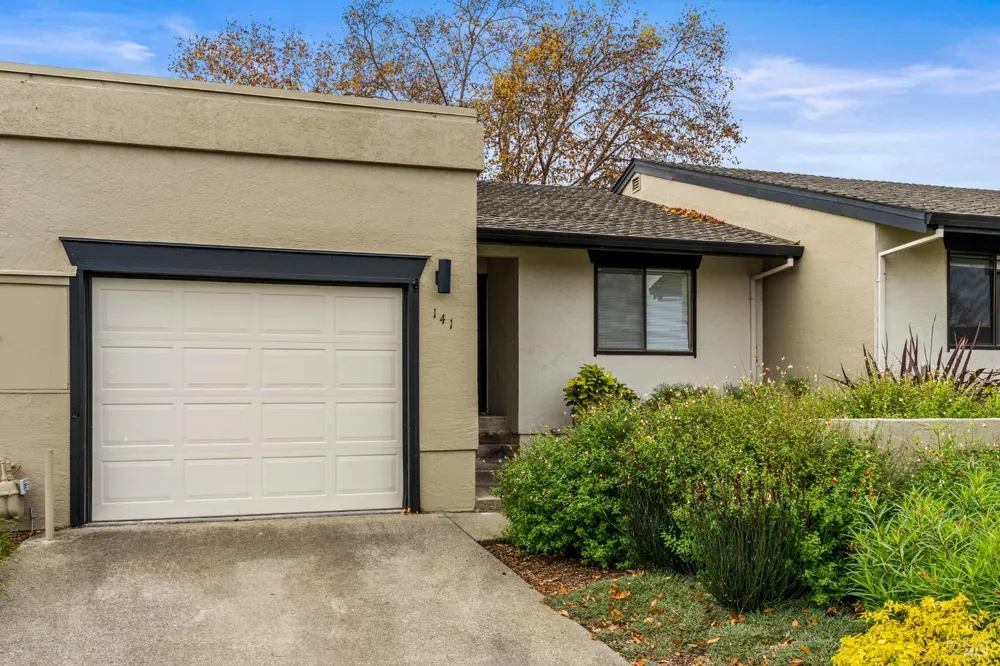 141 Vineyard Circle Yountville, CA 94599