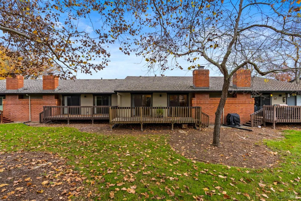 141 Vineyard Circle Yountville, CA 94599