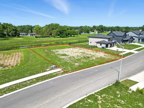9950 Beacon Pointe Lane