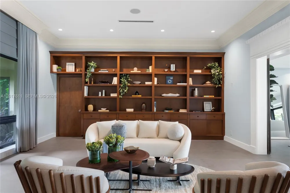 250 W San Marino Dr Miami Beach, FL 33139